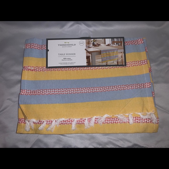 Table runner - Picture 2 of 2